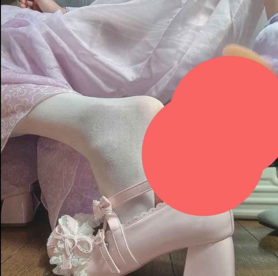 【新-足控】璃婉-厚丝袜汉服lo鞋厚白丝假鸡鸡模拟鞋交【1V】【384MBpikpak云盘】